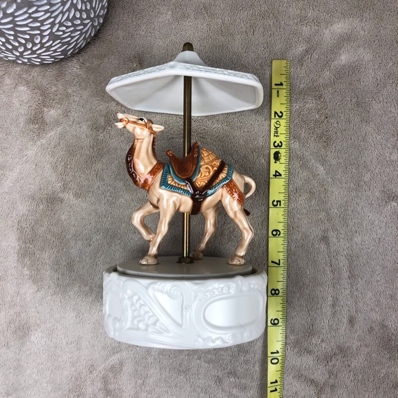 Vintage QuonQuon Evergreen Camel Musical Carousel - Picture 6 of 7